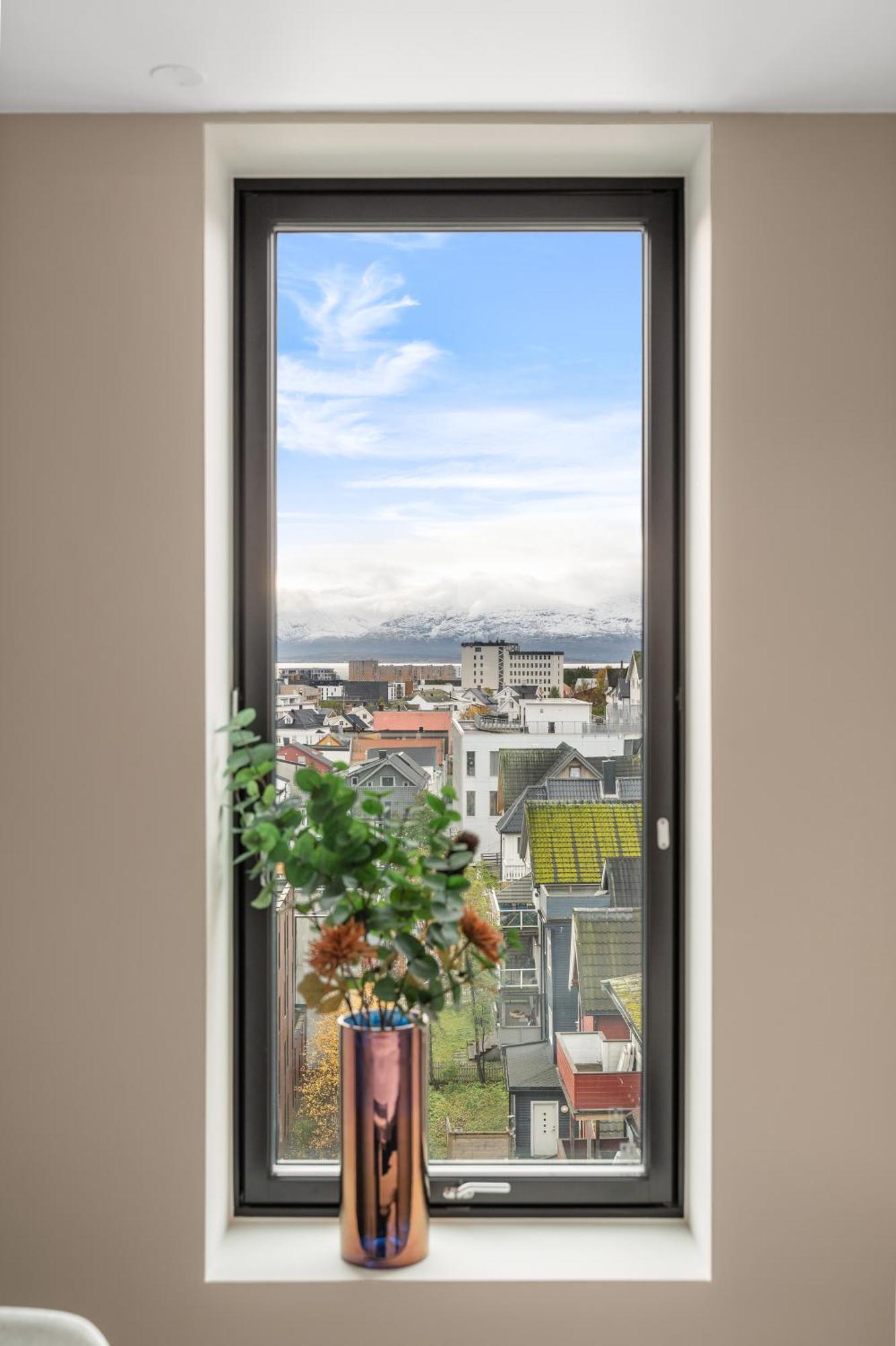Luxury Apartment Downtown Tromso With 2 Bedrooms And 2 Bathrooms And Parking Exterior foto