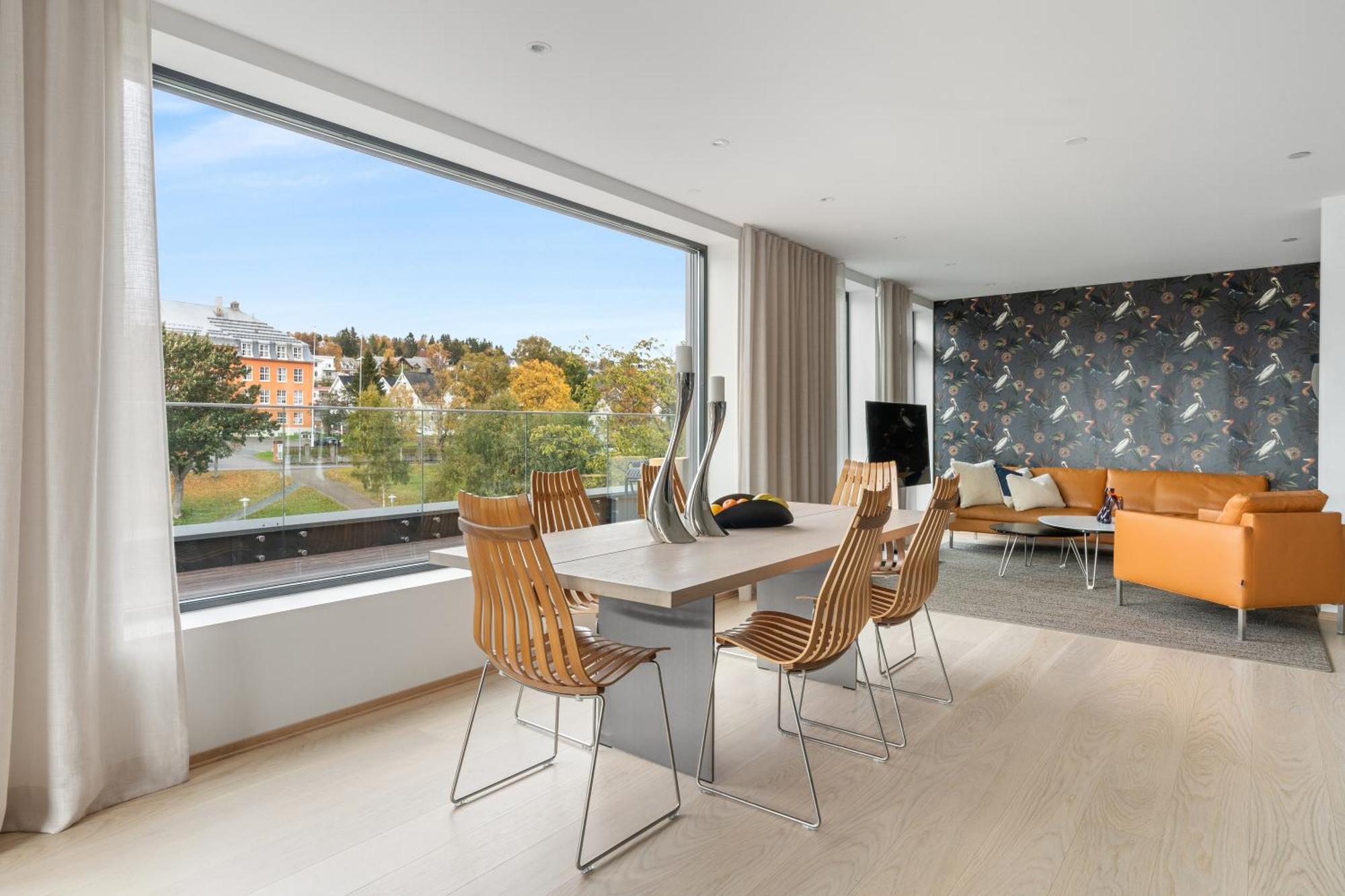 Luxury Apartment Downtown Tromso With 2 Bedrooms And 2 Bathrooms And Parking Exterior foto